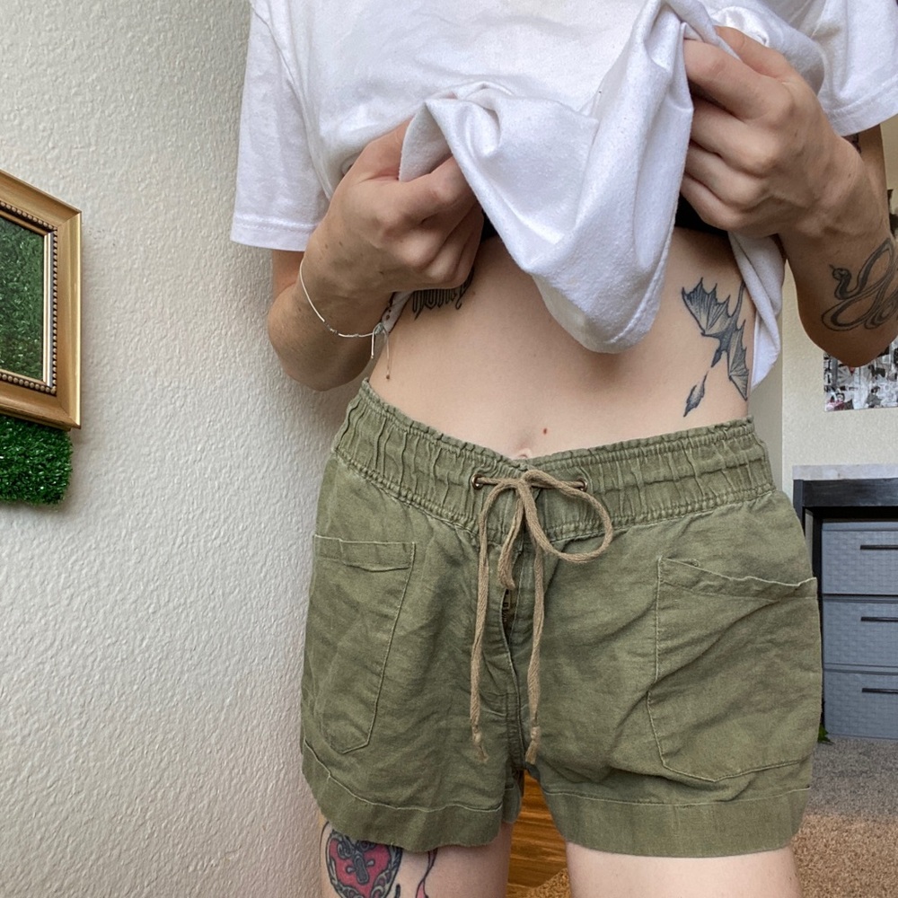 Linens Drawstring Shorts - Picture 3 of 3